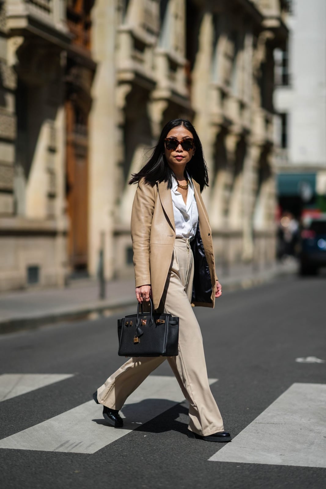 Beige Oversized Blazer With Wide Leg Trousers Beige Oversized Blazer With Wide Leg Trousers — Smart Casual Outfits
