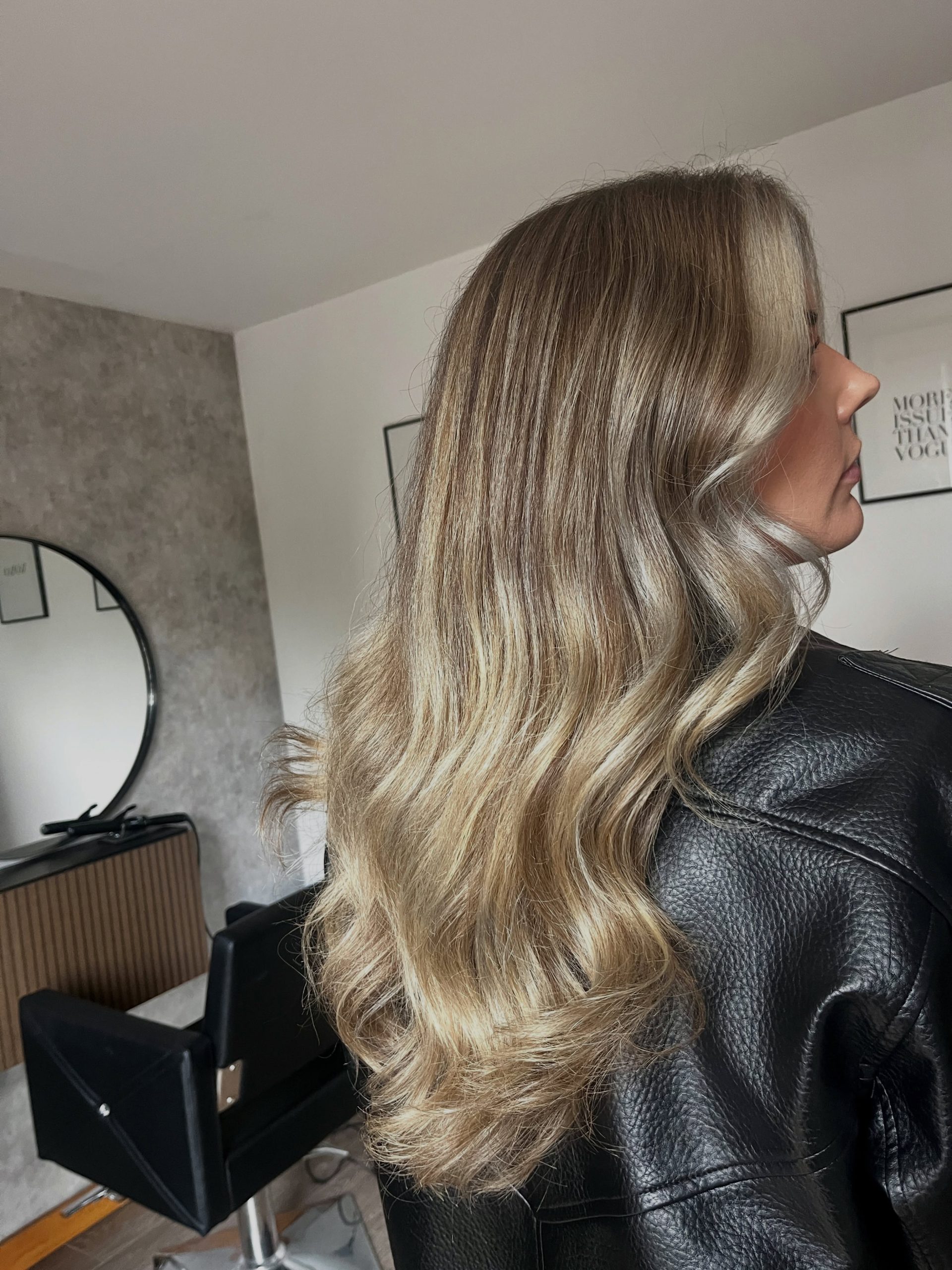 Soft Honey Blonde Waves With Face-Framing Layers