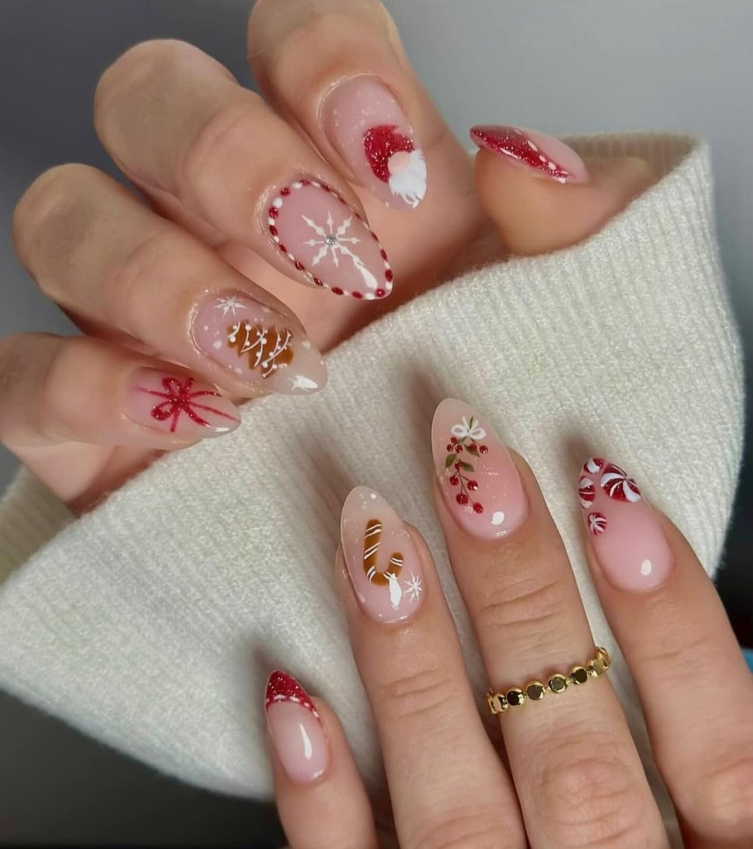 Medium Almond Nails With Christmas Illustrations Medium Almond Nails With Christmas Illustrations — Sparkly Christmas Nails