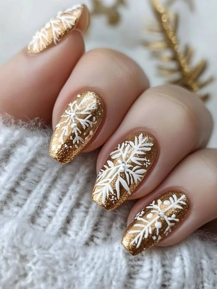 Medium Almond Metallic Gold With White Art Medium Almond Metallic Gold With White Art — Sparkly Christmas Nails