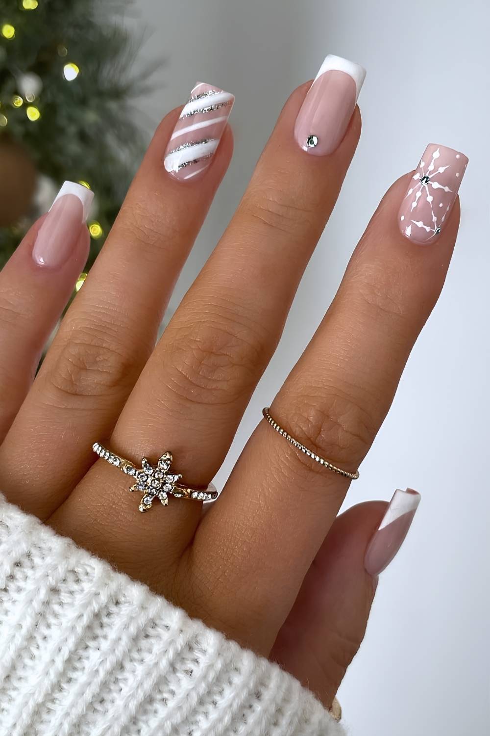 Short Square French Tips With Festive Accents Short Square French Tips With Festive Accents — Sparkly Christmas Nails