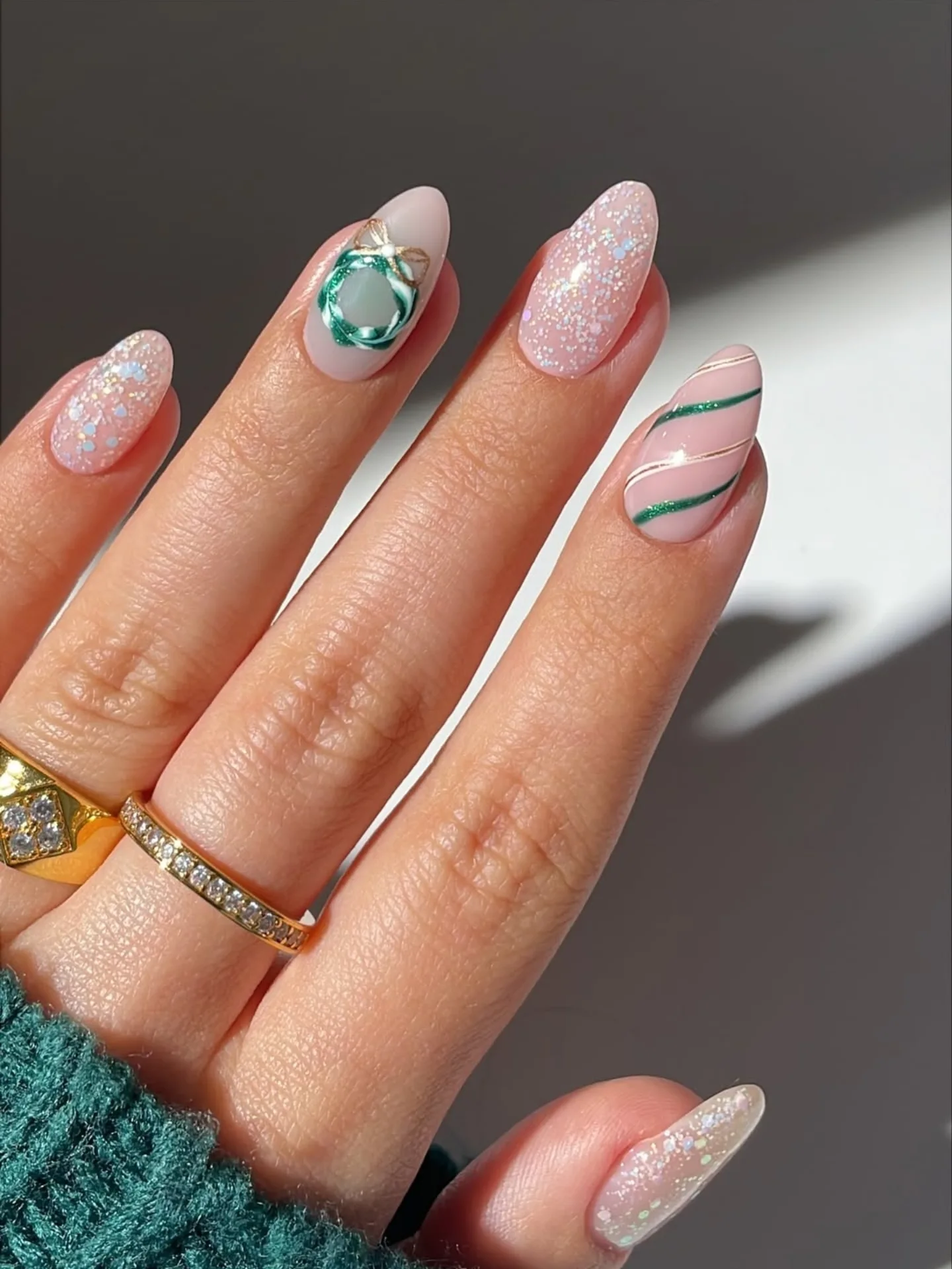 Sparkly Green Wreath Almond Nails