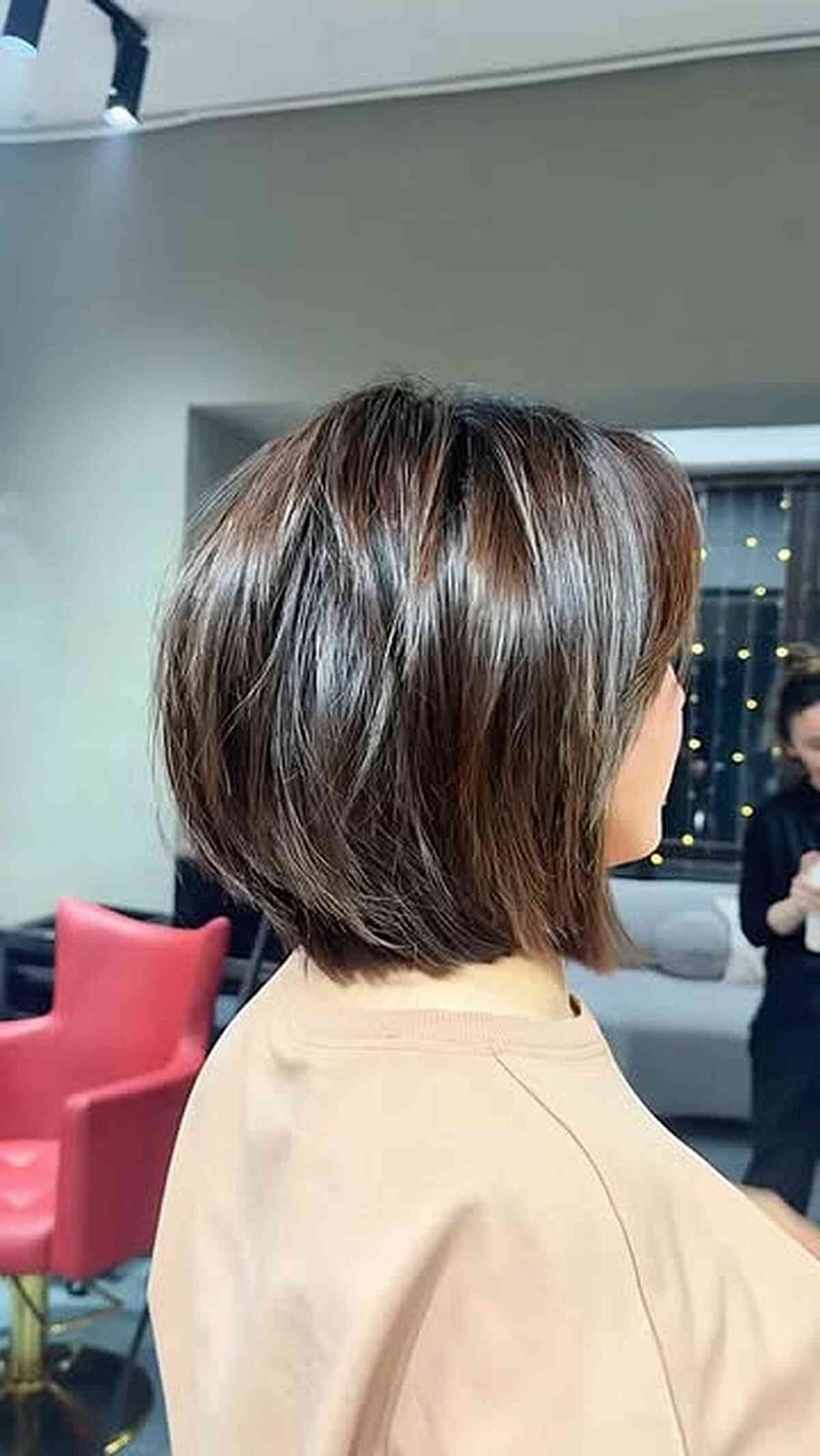 Dark Brown Stacked Bob With Blonde Highlights Dark Brown Stacked Bob With Blonde Highlights