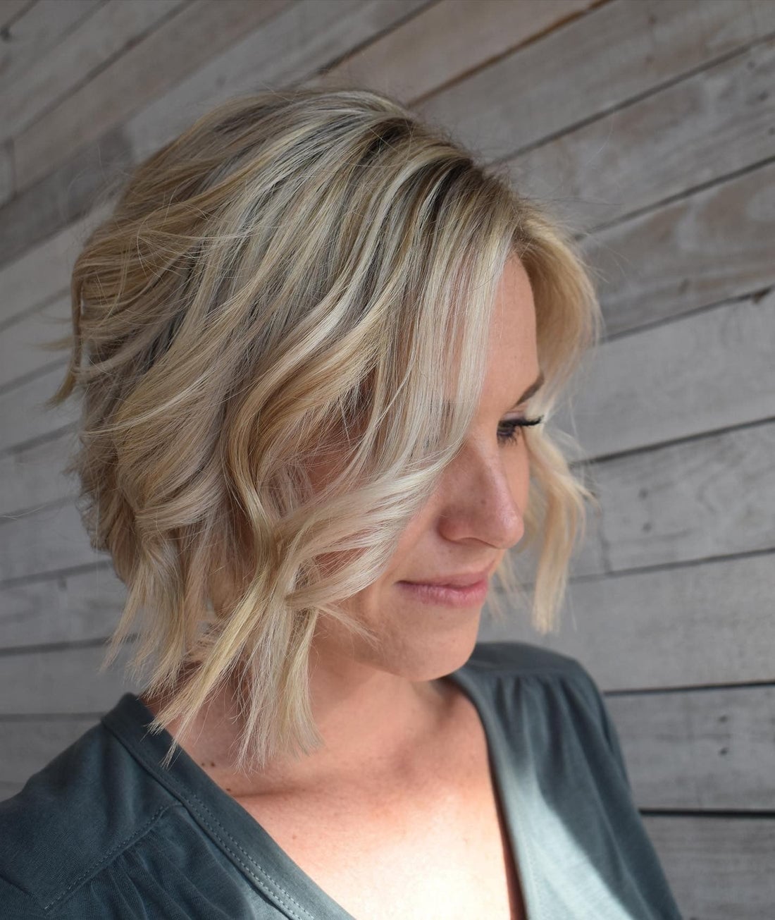 Wavy Ash Blonde Stacked Bob With Volume Wavy Ash Blonde Stacked Bob With Volume