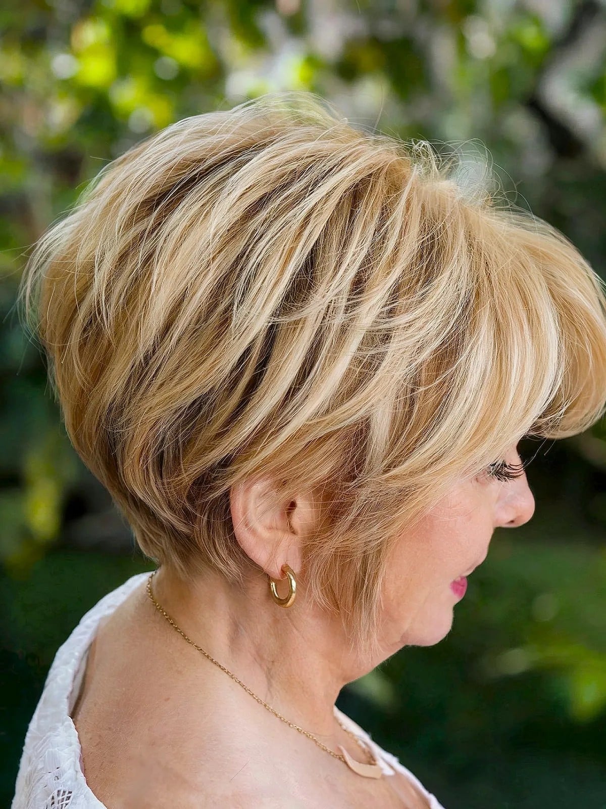 Blonde Stacked Bob With Soft Waves Blonde Stacked Bob With Soft Waves