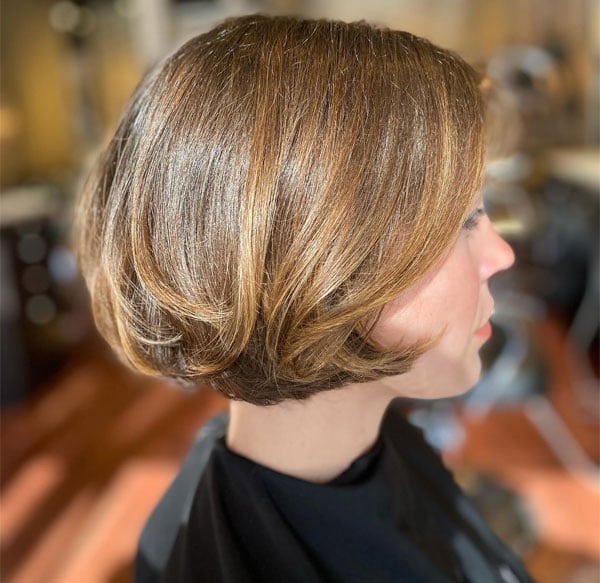 Collarbone Stacked Bob With Face-Framing Layers Collarbone Stacked Bob With Face-Framing Layers