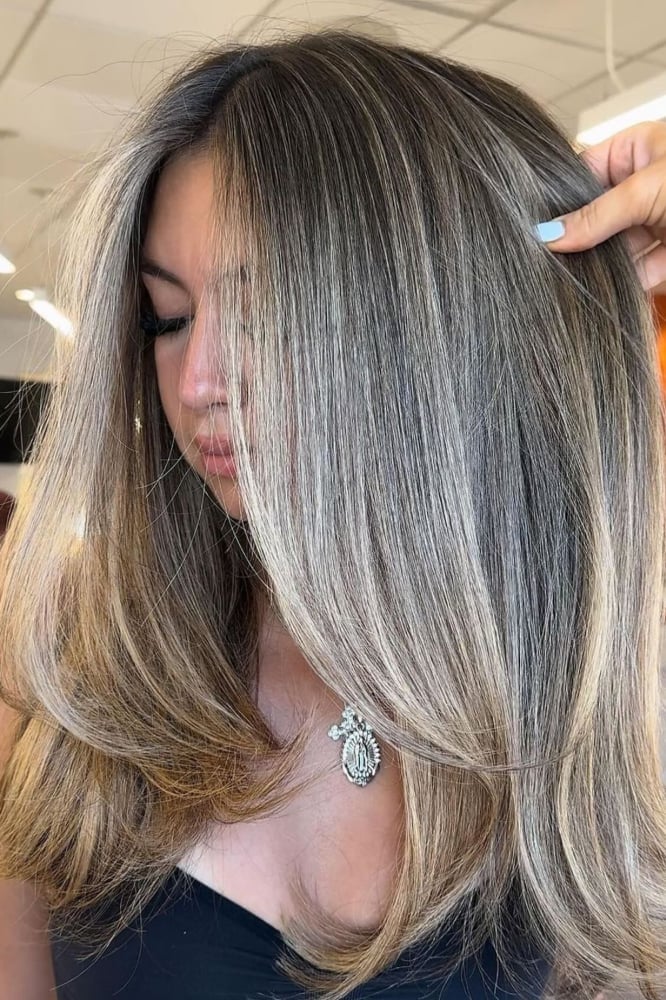 Collarbone Layers Ash Blonde, Close-Up Take — Straight Hair