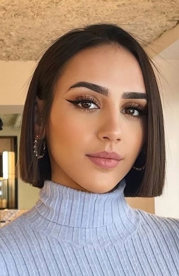 Chin Length Blunt Bob Dark Brown — Straight Hair Haircuts