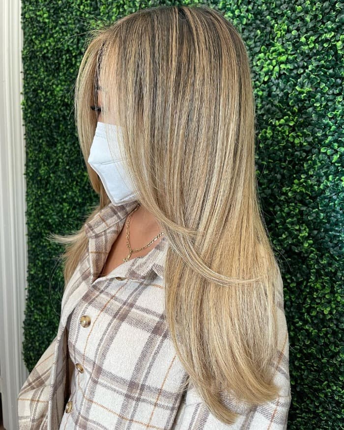 Collarbone Layered Hair With Blonde Balayage — Straight Hair Haircuts