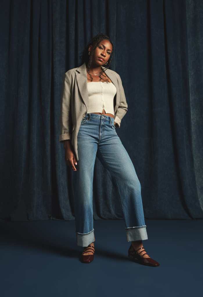 Light Blue Straight Leg Jeans With Plaid Blazer, Everyday Version — Straight Leg Jeans Outfits