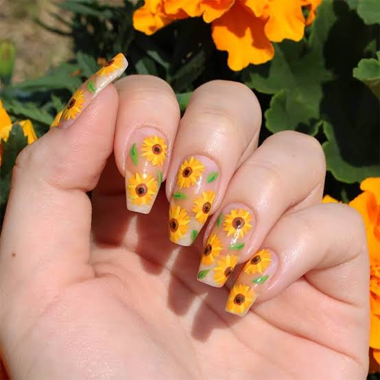 Short Square Printed Sunflowers — Sunflower Nails