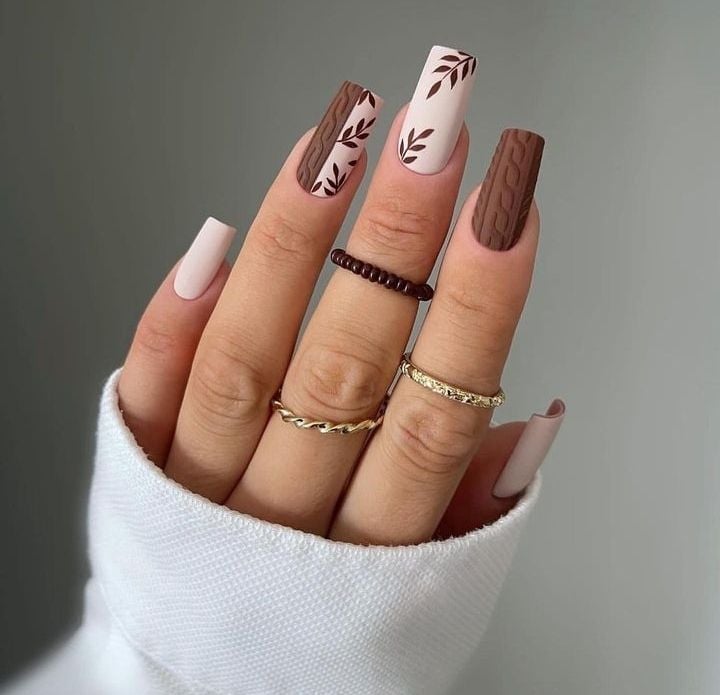 Brown Beige Pink Glossy Matte Cable Knit Leaf Nails Brown Beige Pink Glossy Matte Cable Knit Leaf Nails — Sweater Nails
