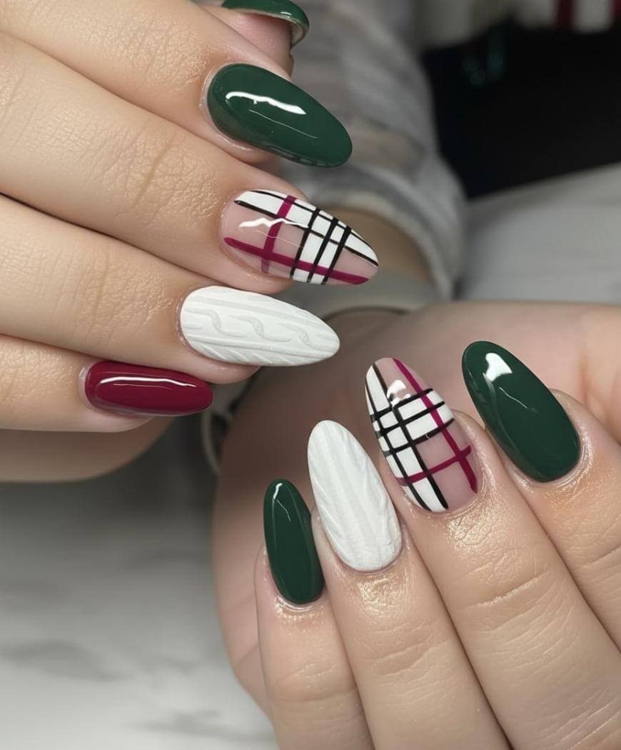 Deep Green White Burgundy Glossy Knit Nails Deep Green White Burgundy Glossy Knit Nails — Sweater Nails