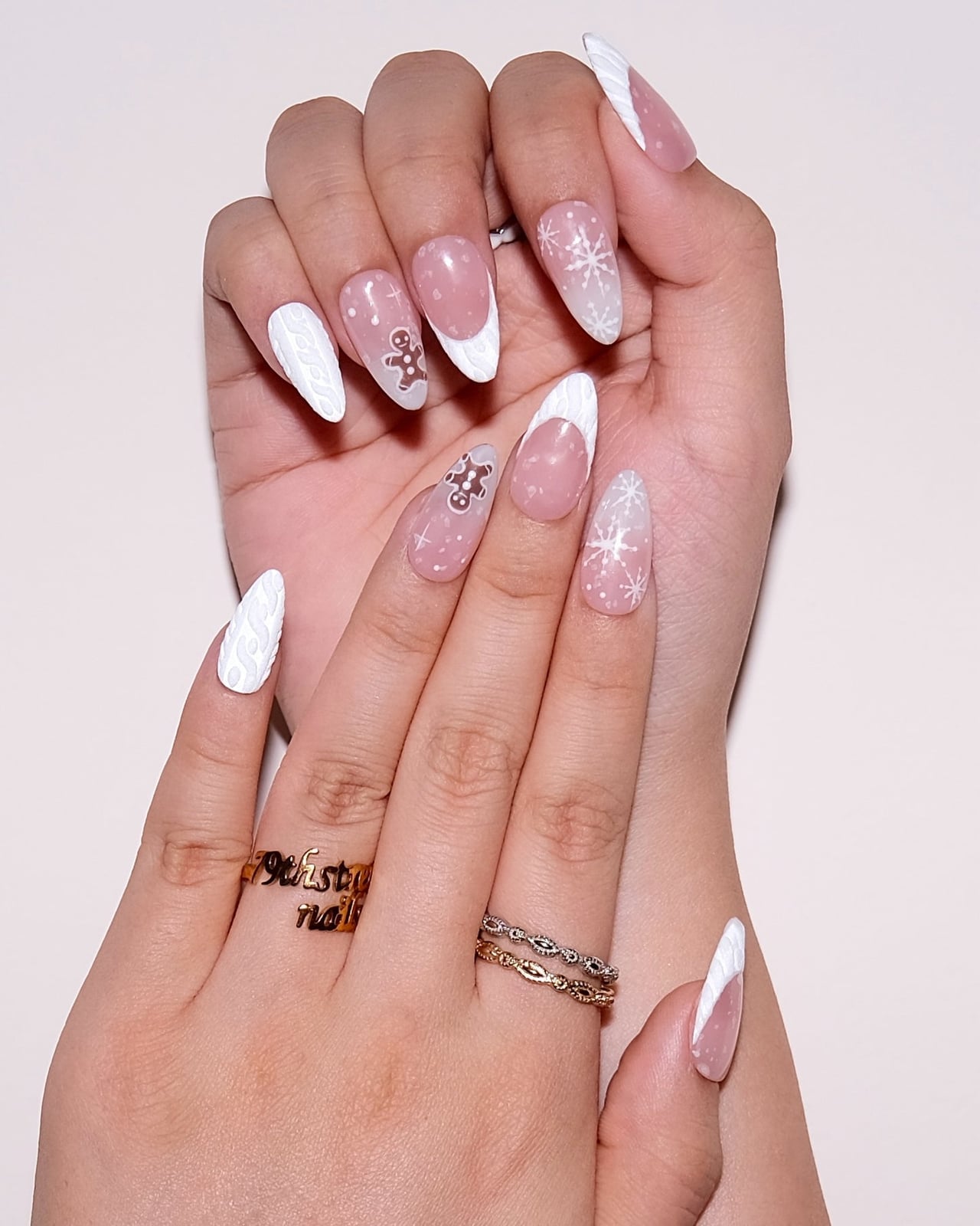 White Pink Brown Knit Snowflake Gingerbread Nails White Pink Brown Knit Snowflake Gingerbread Nails — Sweater Nails