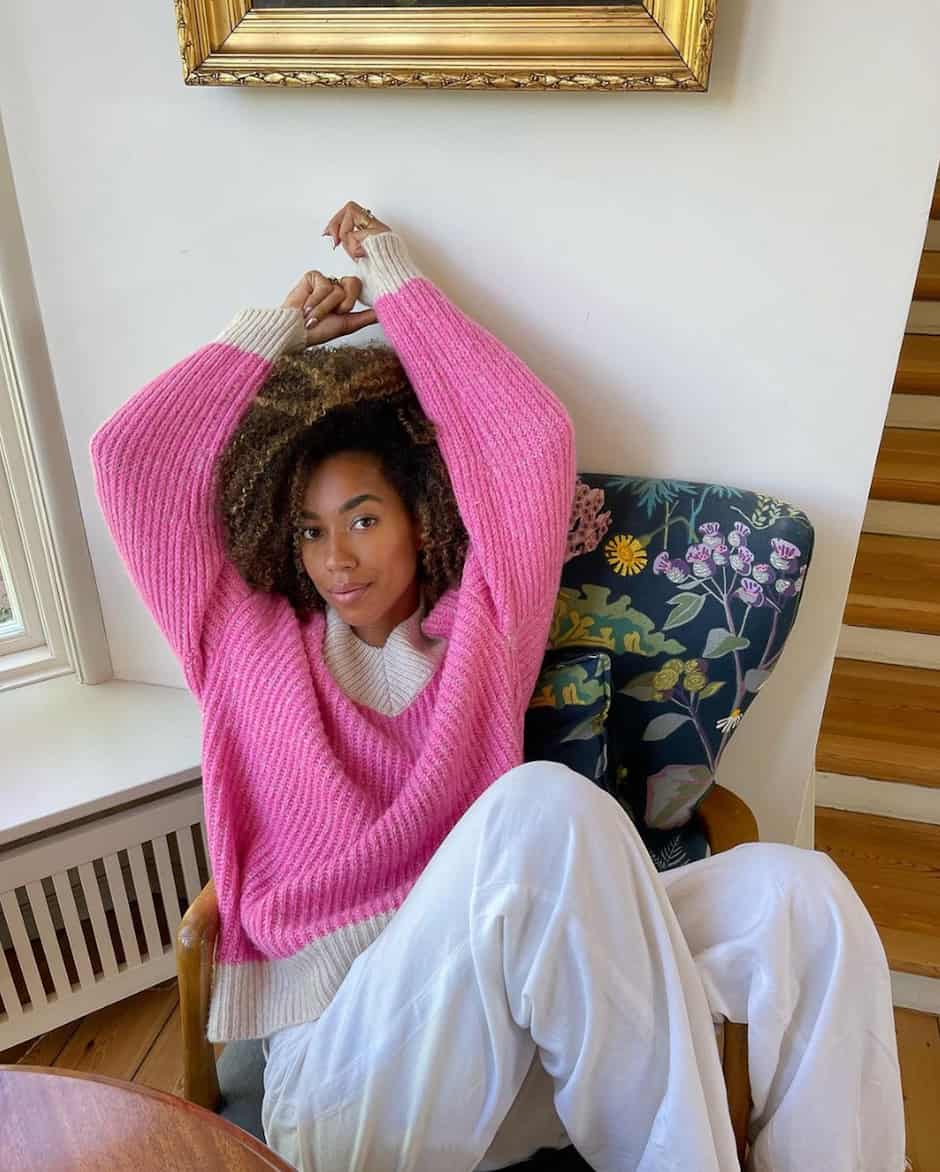 Pink V-Neck Sweater with White Wide-Leg Pants — Sweater Outfits for Women