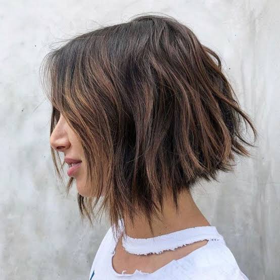 Collarbone Choppy Bob With Balayage Collarbone Choppy Bob With Balayage — Textured Bob