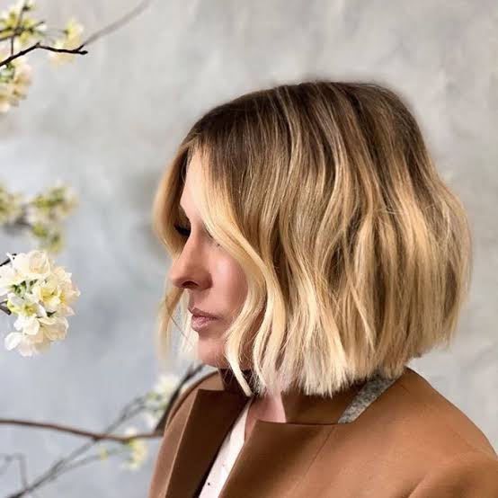 Chin Bob With Face Framing Layers Chin Bob With Face Framing Layers — Textured Bob