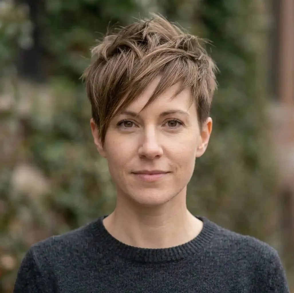 Textured Pixie With Side Part — Textured Haircuts