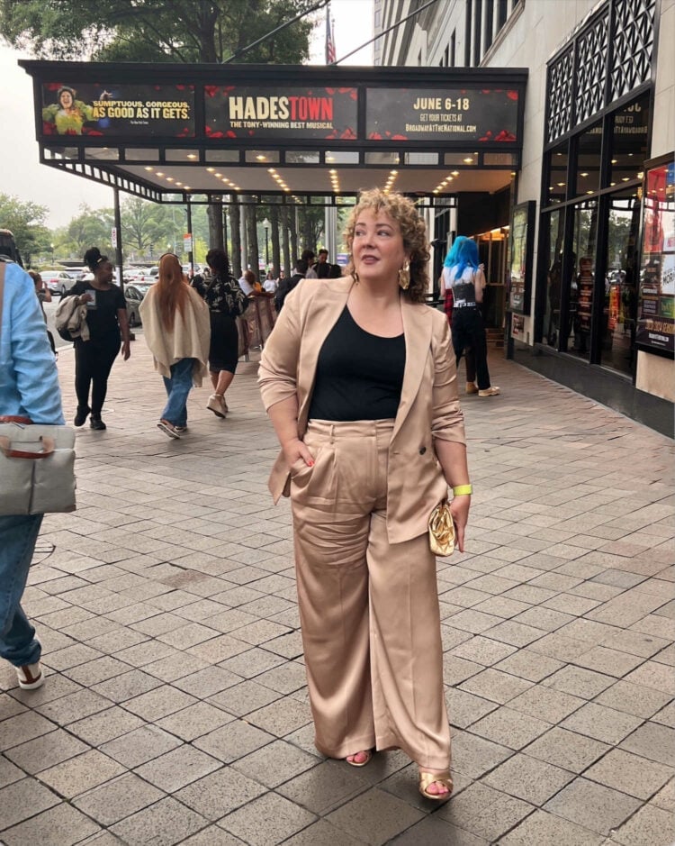 Satin Pantsuit for Elegant Evening With Beige Heeled Sandals Satin Pantsuit for Elegant Evening With Beige Heeled Sandals — Theater Outfits