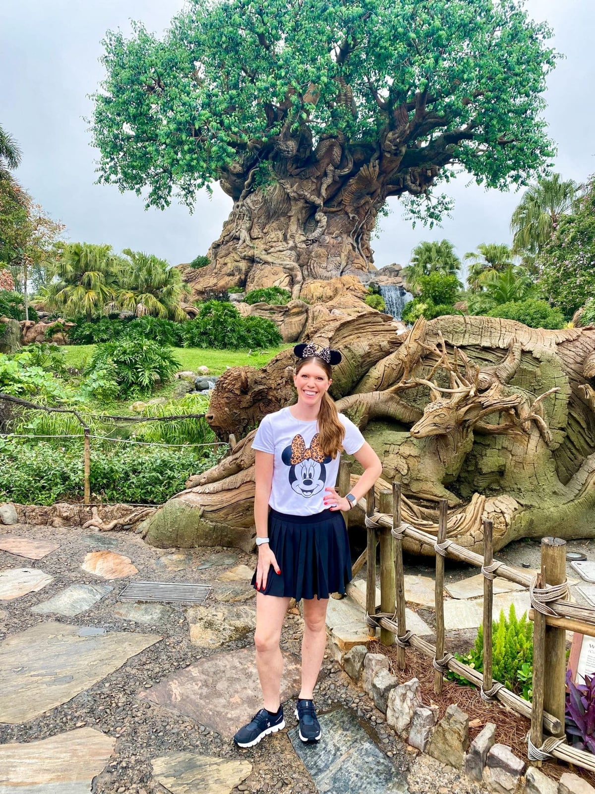 Minnie Mouse Tee and Black Pleated Skirt Minnie Mouse Tee and Black Pleated Skirt — Theme Park Outfits