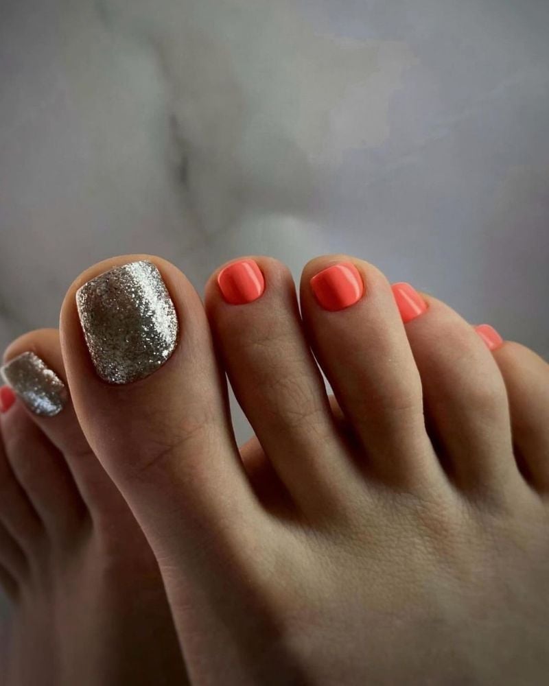 Coral With Silver Glitter Accent Toes Coral With Silver Glitter Accent Toes — Toe Nails Colors