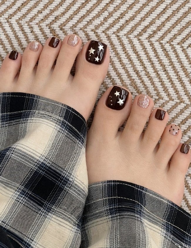Pale Pink Toes With Pearlescent Shell Art Pale Pink Toes With Pearlescent Shell Art — Toe Nails Colors