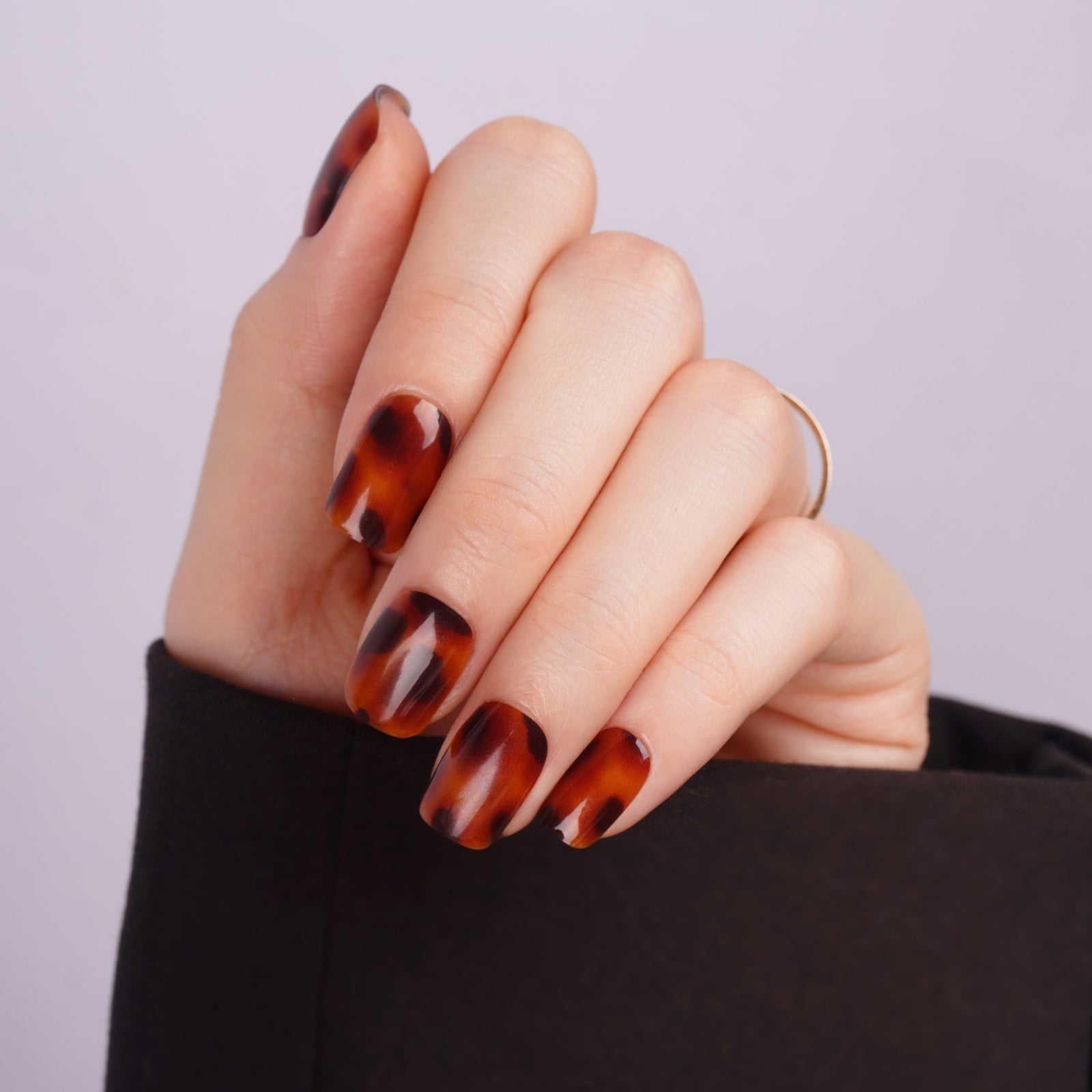 Short Oval Classic Amber Tortoise, Glossy Short Oval Classic Amber Tortoise, Glossy — Tortoise Nails