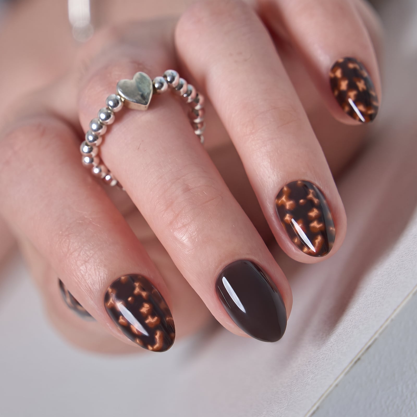 Short Oval Tortoise and Solid Brown With Defined Swirls Short Oval Tortoise and Solid Brown With Defined Swirls — Tortoise Nails