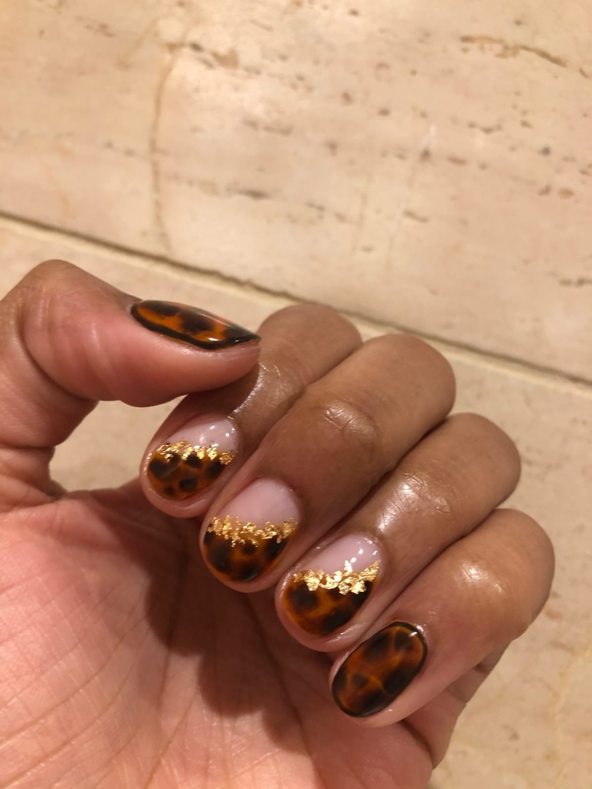Medium Almond Tortoise Gold Accents With Short Oval Medium Almond Tortoise Gold Accents With Short Oval — Tortoise Nails