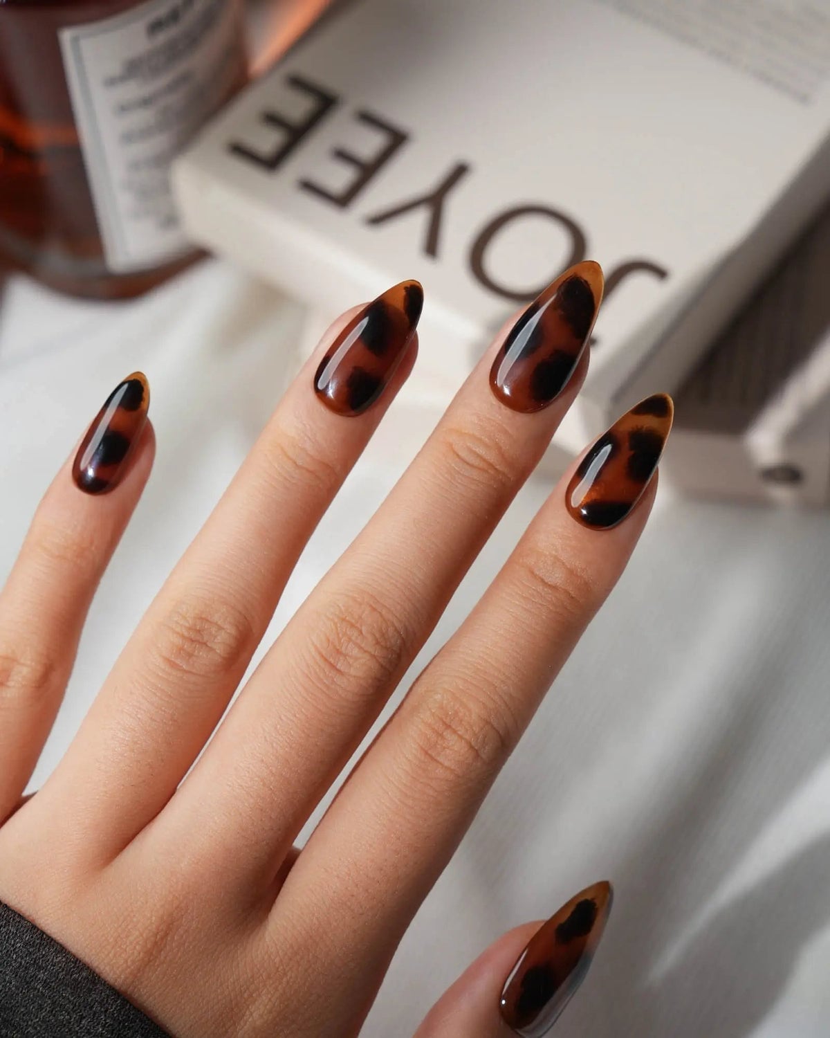 Classic Medium-Long Almond Tortoiseshell Classic Medium-Long Almond Tortoiseshell — Tortoise Shell Nails