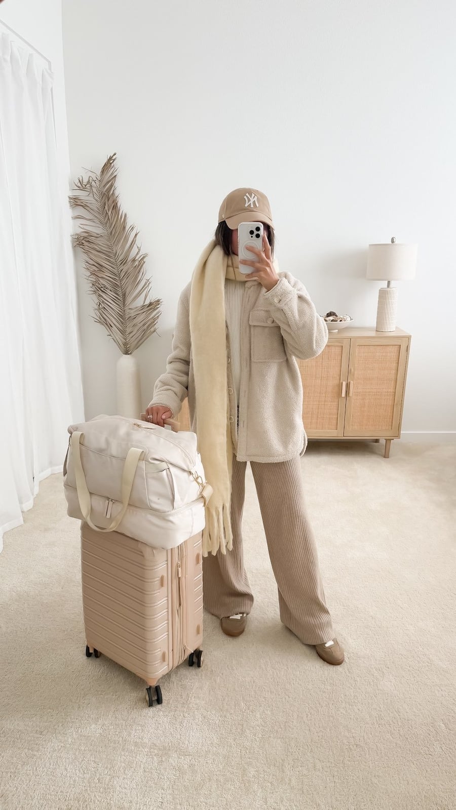 Ribbed Trousers and Fleece Shacket for Cozy Travel Ribbed Trousers and Fleece Shacket for Cozy Travel — Travel Outfits