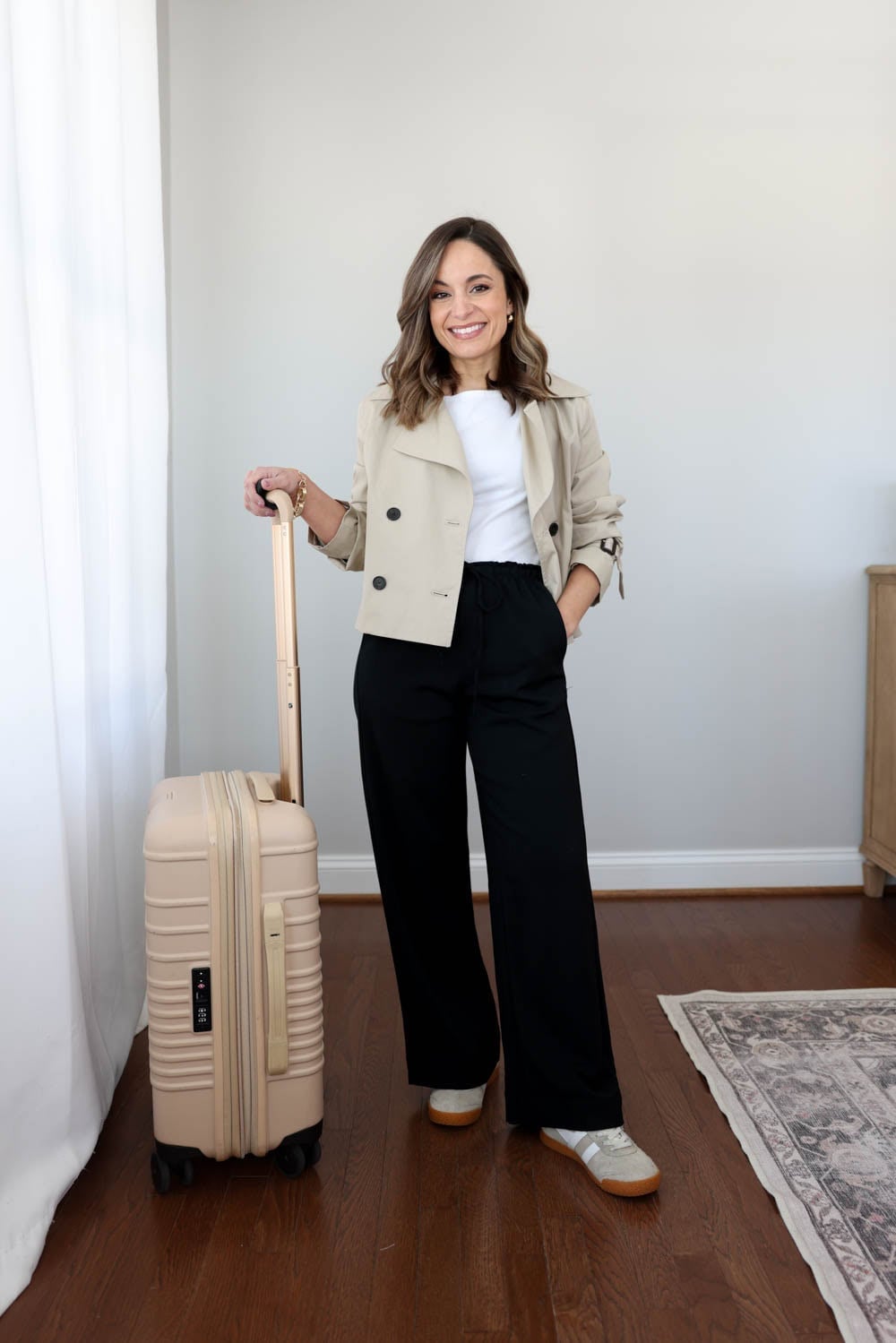 Cropped Trench Jacket for Travel Chic Cropped Trench Jacket for Travel Chic — Travel Outfits