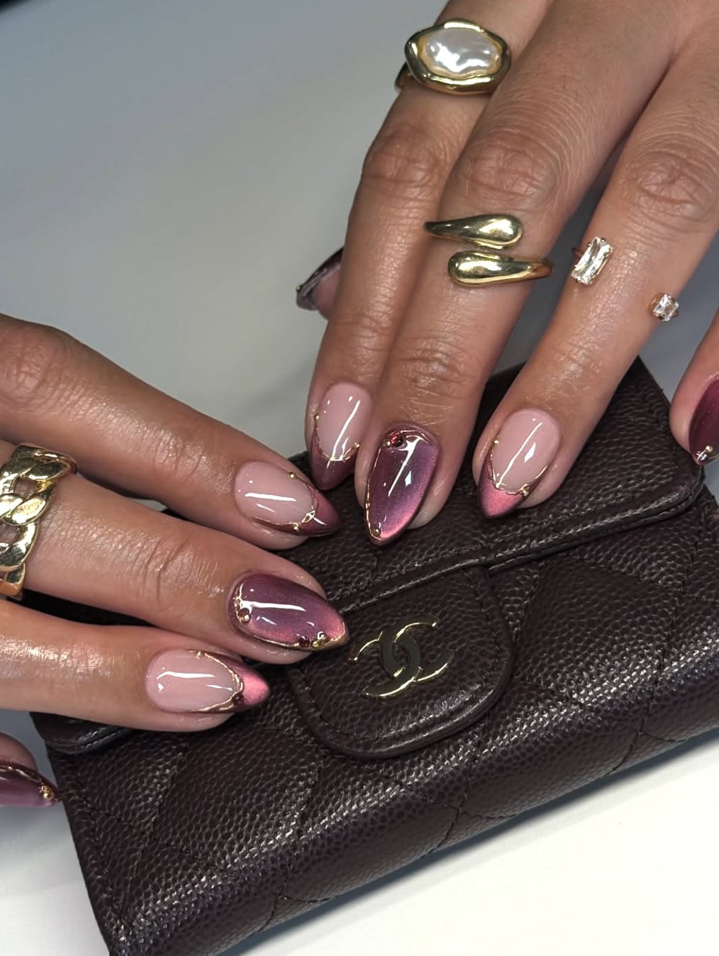 Short Oval Nude Berry Gold Outline Nails — Trending Nails