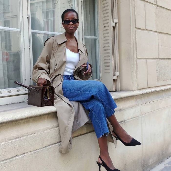 Beige Trench Coat Denim Jeans and Slingback Heels — Trendy Outfits