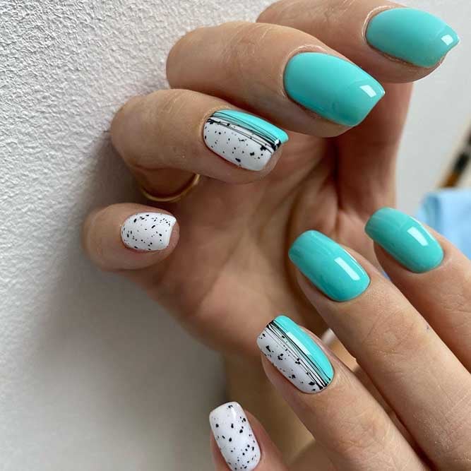 Soft Square Turquoise Speckle Black Line Soft Square Turquoise Speckle Black Line — Turquoise Nails