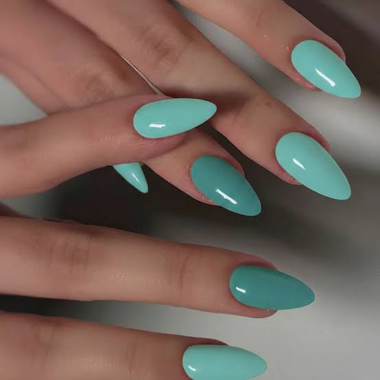 Medium Almond Bright Opaque Mint Turquoise Medium Almond Bright Opaque Mint Turquoise — Turquoise Nails