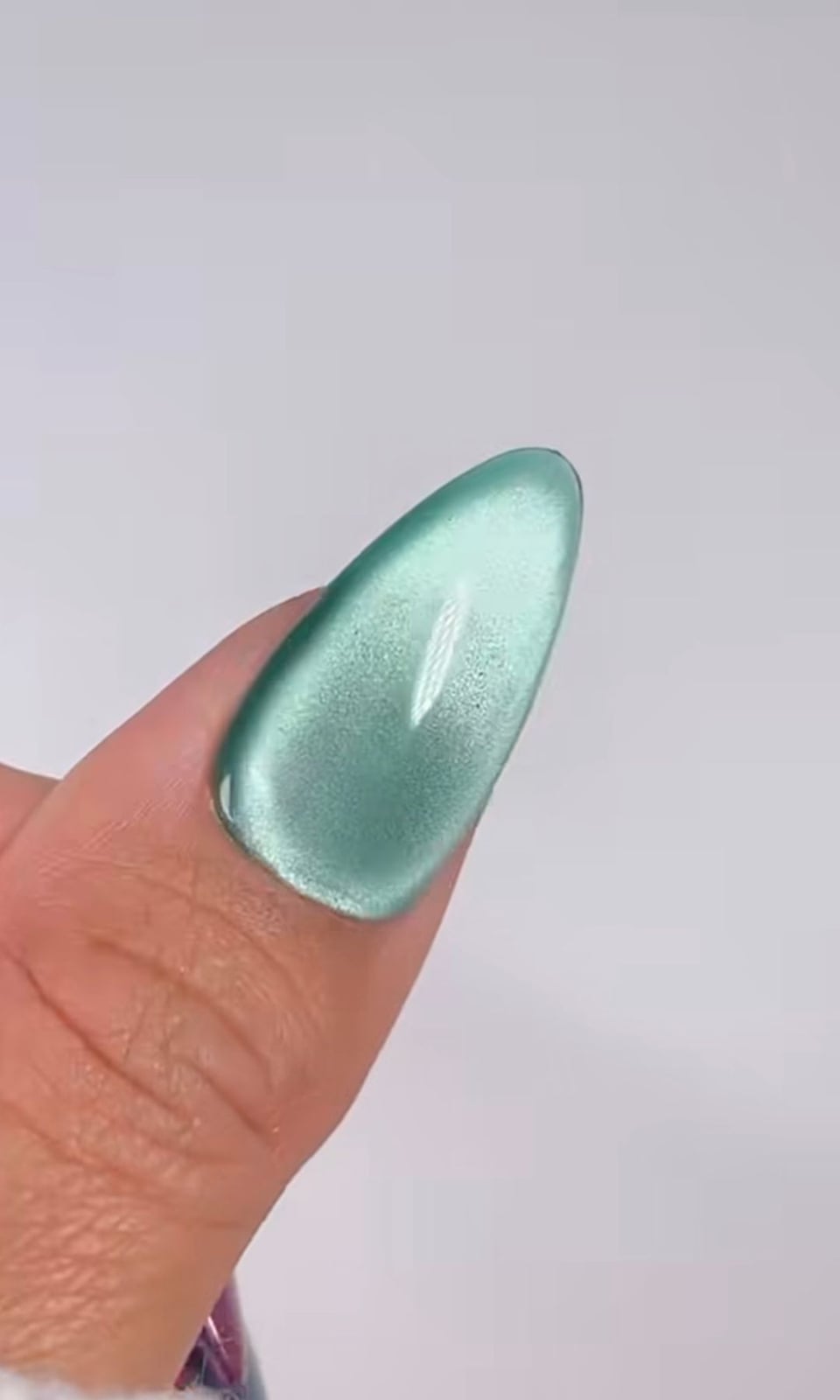 Mint Green Shimmer Cat Eye Sharp Almond Mint Green Shimmer Cat Eye Sharp Almond — Turquoise Nails