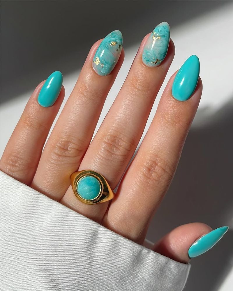 Marbled Turquoise White Gold Foil Medium Almond Marbled Turquoise White Gold Foil Medium Almond — Turquoise Nails