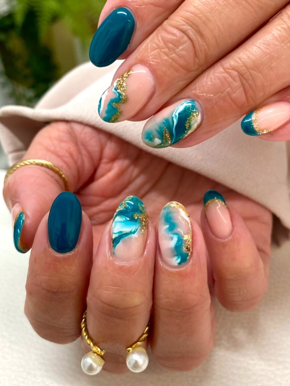 Short Oval Marbled Teal Turquoise Gold Short Oval Marbled Teal Turquoise Gold — Turquoise Nails