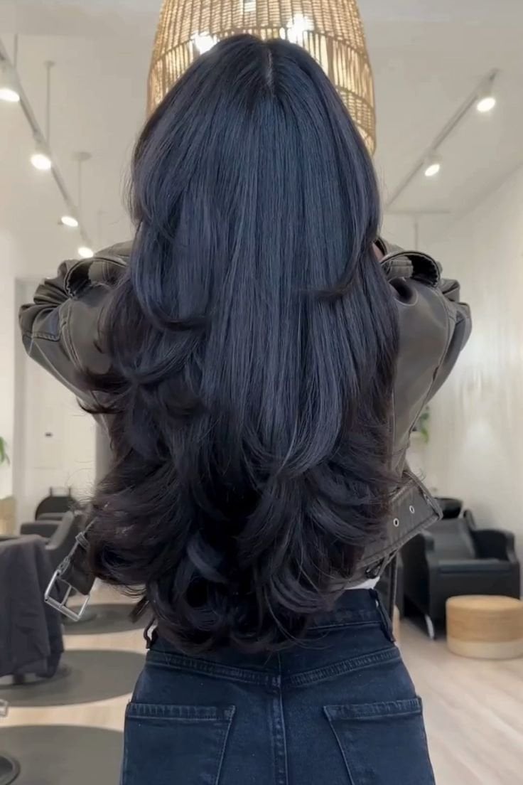 Mid-Back U Shape With Heavy Layers — U Shape Haircuts