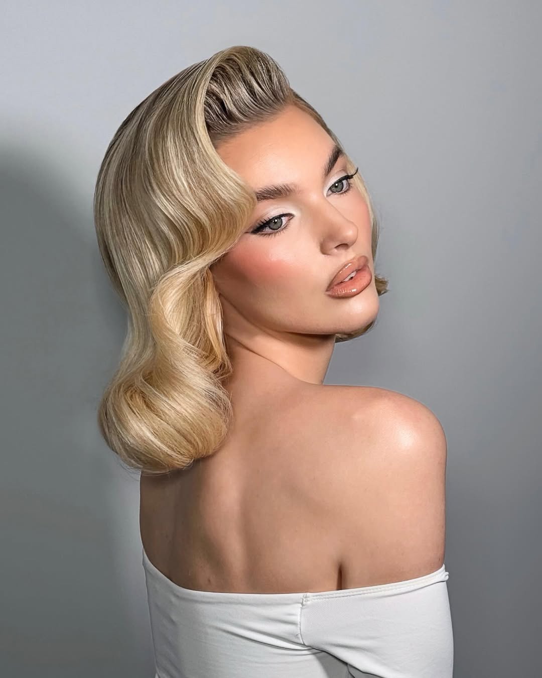 Chin Length Platinum Blonde Victory Rolls Chin Length Platinum Blonde Victory Rolls — Vintage Hairstyles