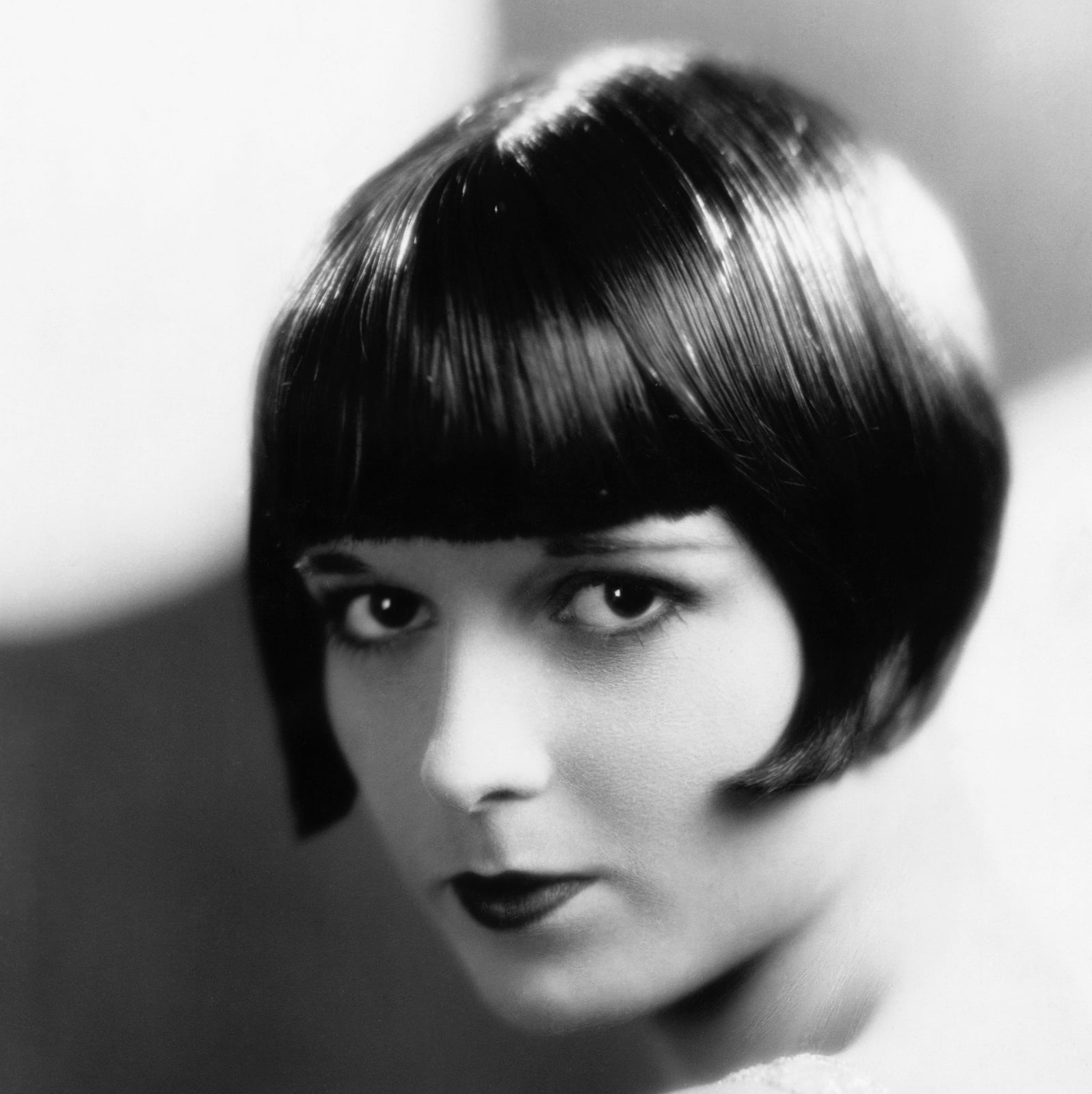 Ear Length Black Bob With Blunt Bangs Ear Length Black Bob With Blunt Bangs — Vintage Hairstyles
