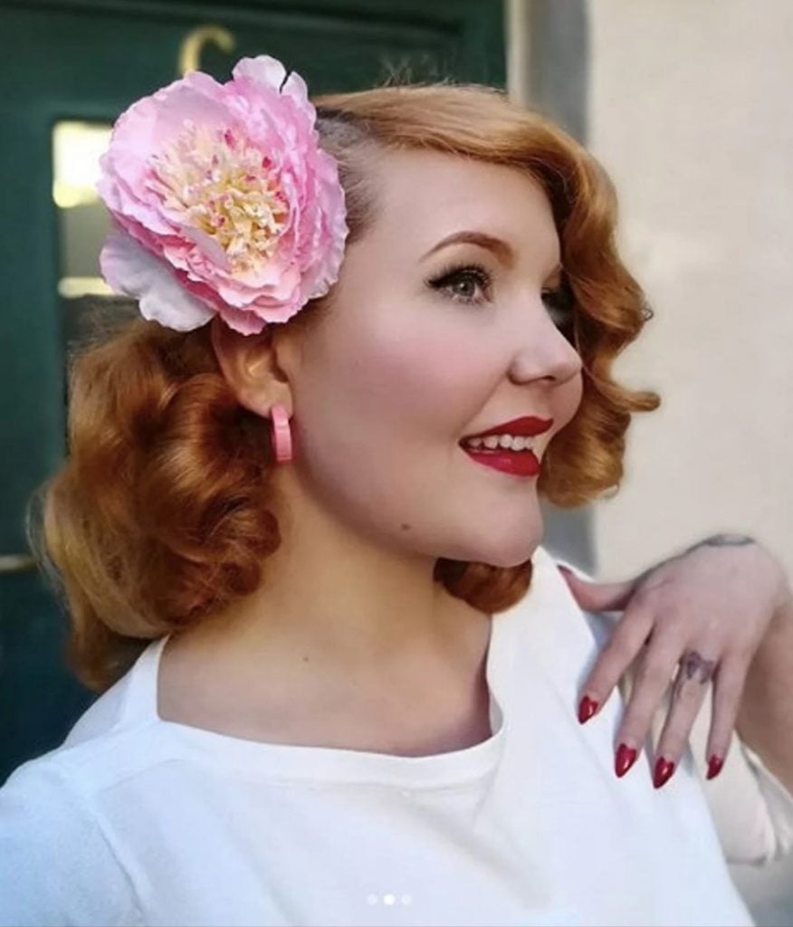 Chin Length Pin Curls With Flower Chin Length Pin Curls With Flower — Vintage Hairstyles