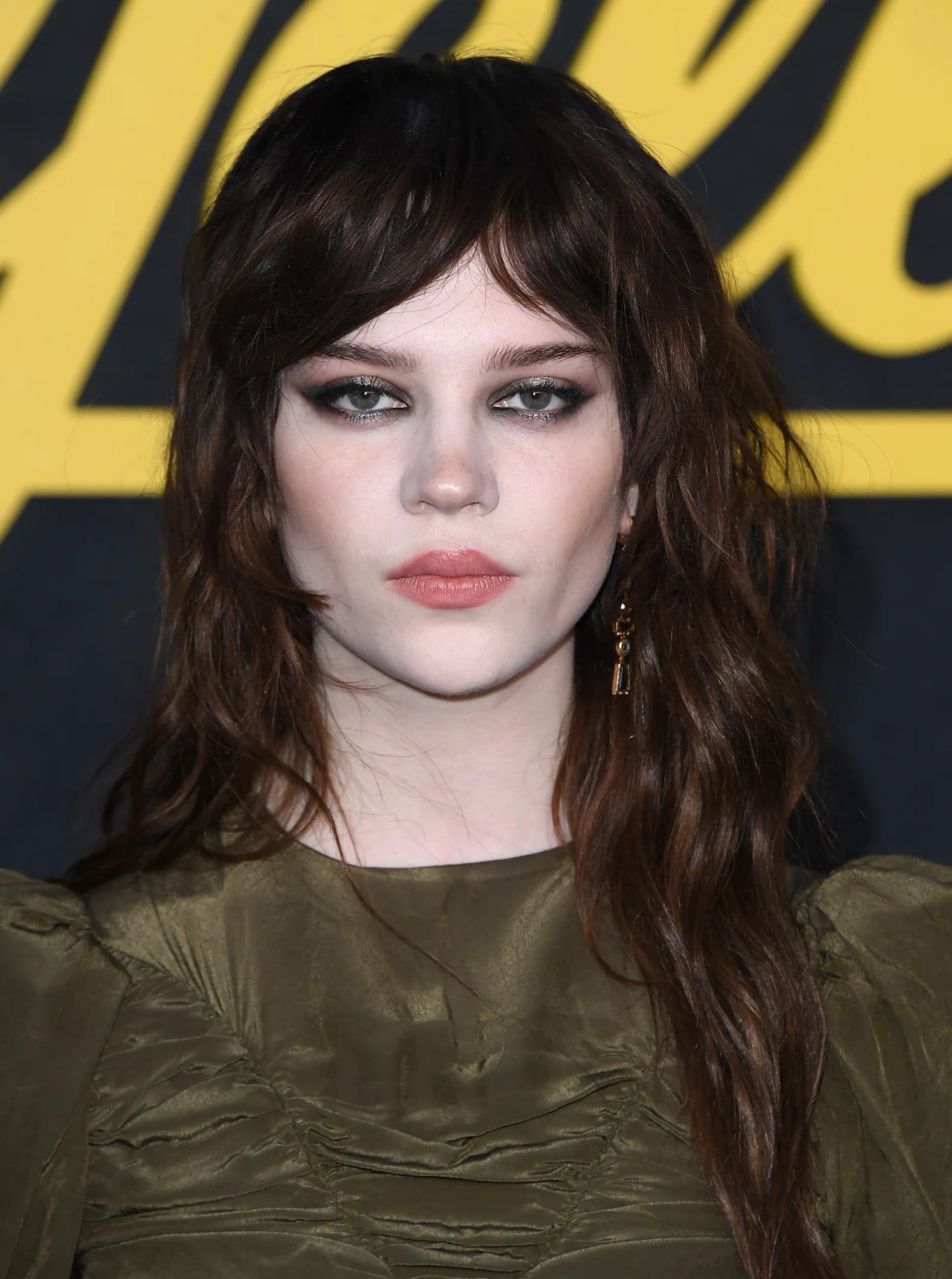 Collarbone Shag With Air-Dried Waves — Wavy Haircuts