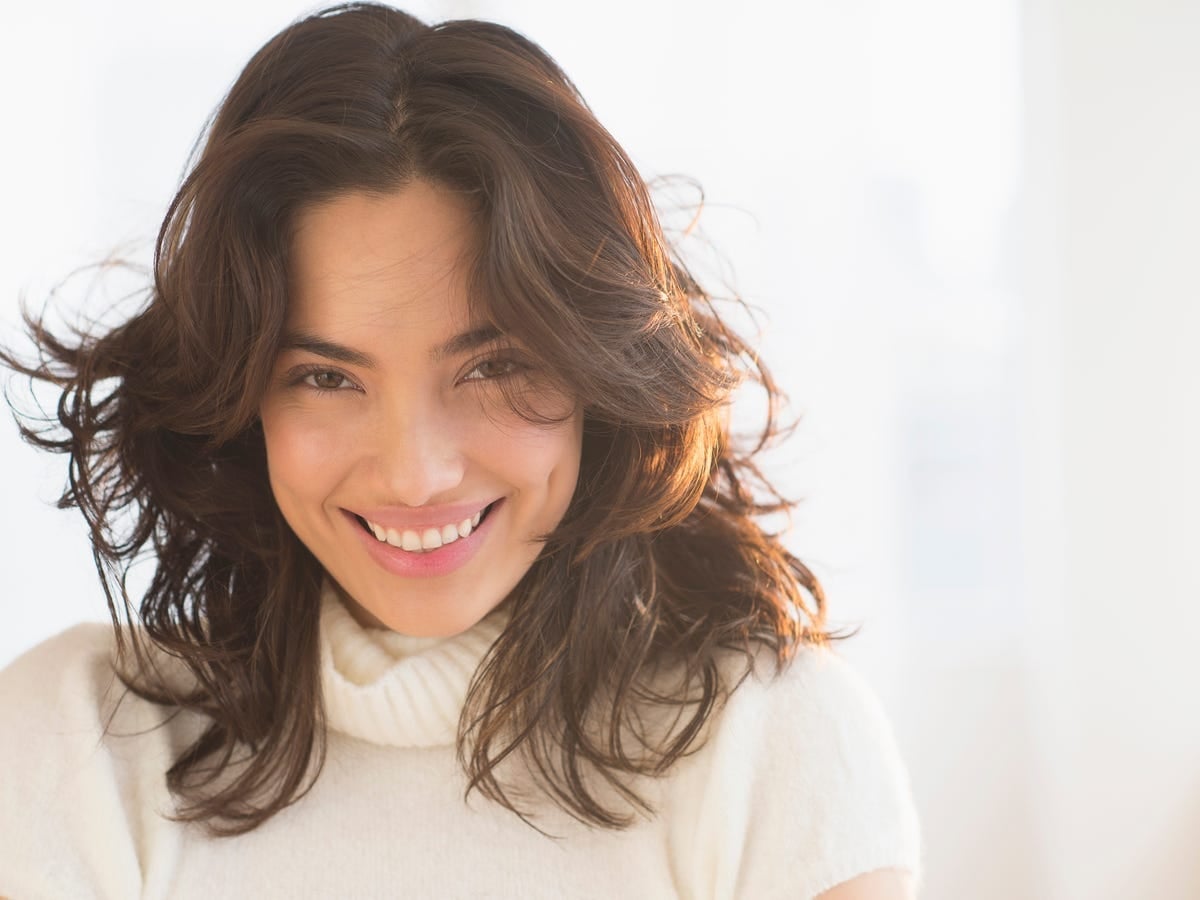 Collarbone Layers Curtain Bangs Glossy — Wavy Haircuts