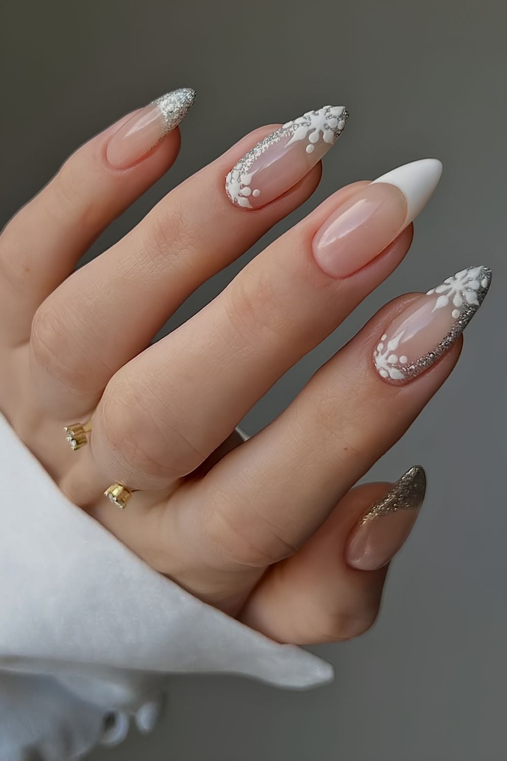 Medium Square Nails With Nude Base And White Snowflakes Medium Square Nails With Nude Base And White Snowflakes — White Christmas Nails