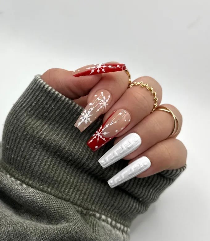 Red Base Long Coffin Nails With White Polka Dots And Snowflakes Red Base Long Coffin Nails With White Polka Dots And Snowflakes — White Christmas Nails