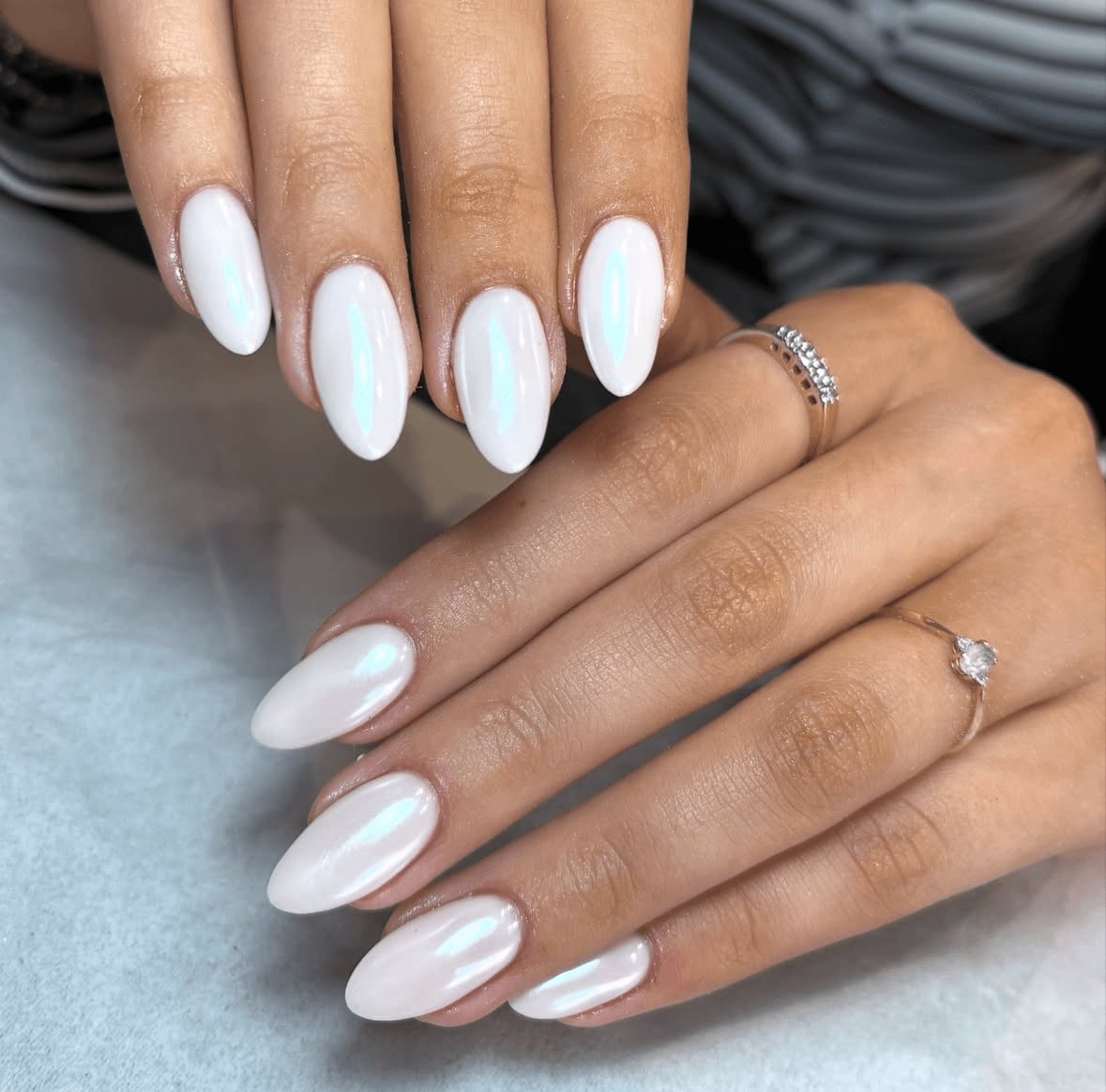 Long Almond Vanilla Chrome Pearl Nails With длинный миндаль Long Almond Vanilla Chrome Pearl Nails With длинный миндаль — White Nails