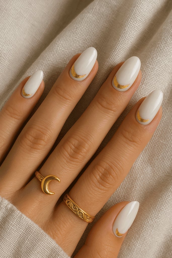 Medium Almond White Gold Crescent Moon Medium Almond White Gold Crescent Moon — White Nails