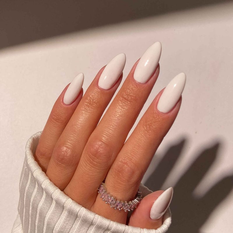 Long Almond Opaque Bright White Glossy Long Almond Opaque Bright White Glossy — White Nails